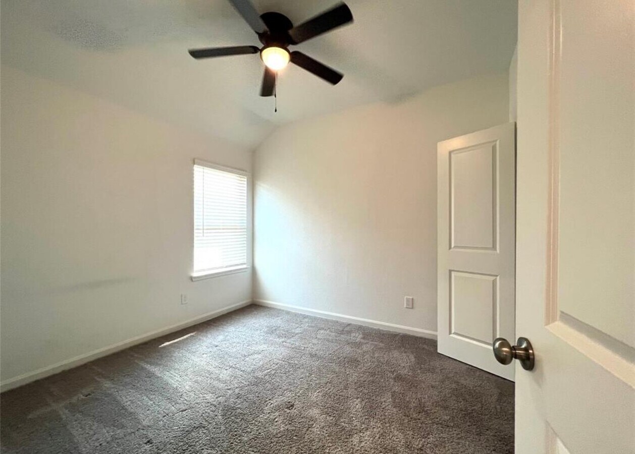 Photo - 3011 Azalea Pt