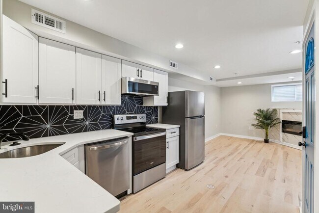 Photo - 431 S 62nd St