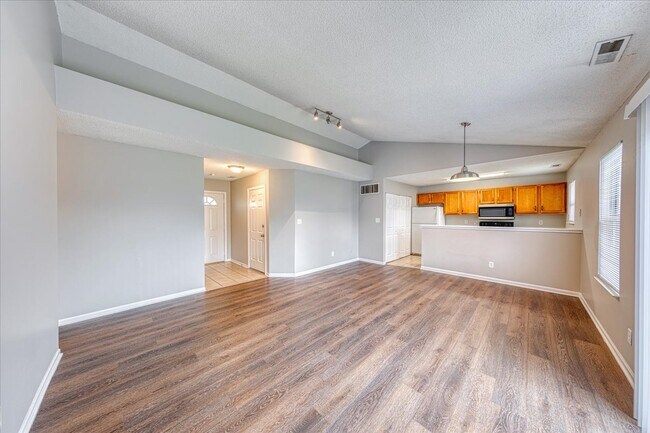 Photo - 2715 E 28th St