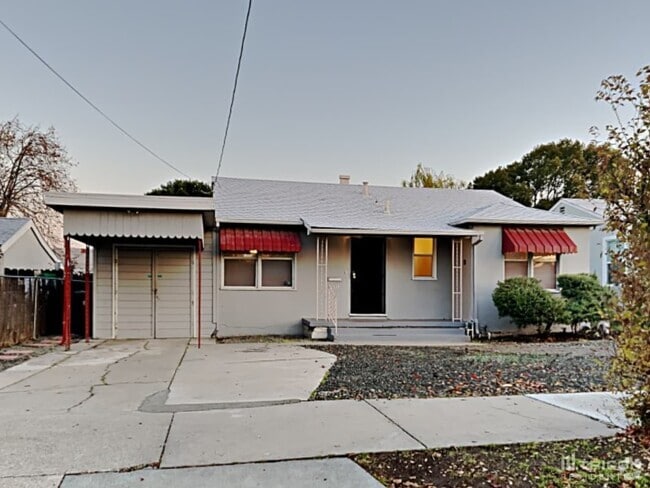 Building Photo - 1316 W 9th St Rental