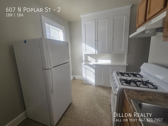 Photo - 607 N Poplar St Unit 2