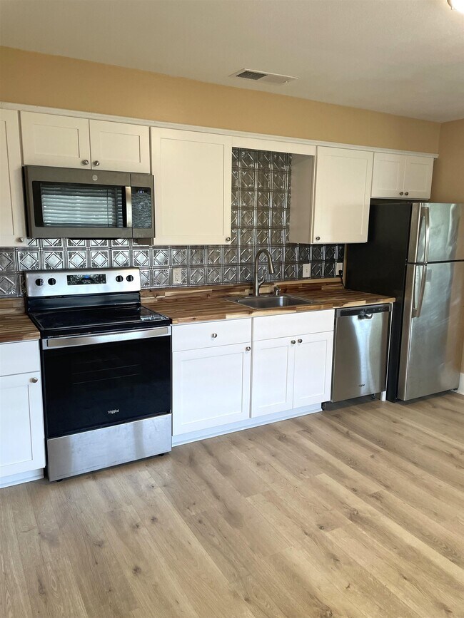 Photo - 414 Arricola Ave