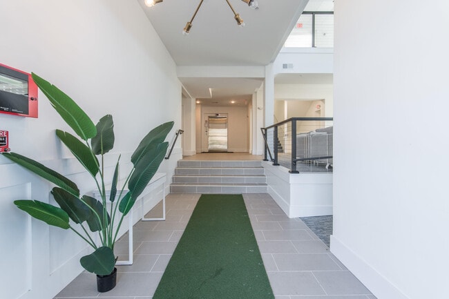 Photo - 231 Walton Ave Unidad 206