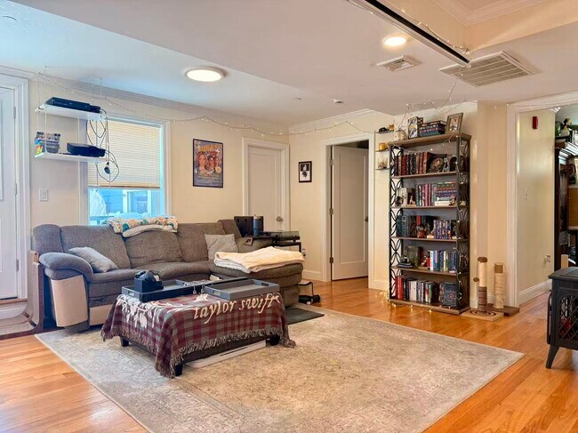 Photo - 925-927-927 Massachusetts Ave Unit 5