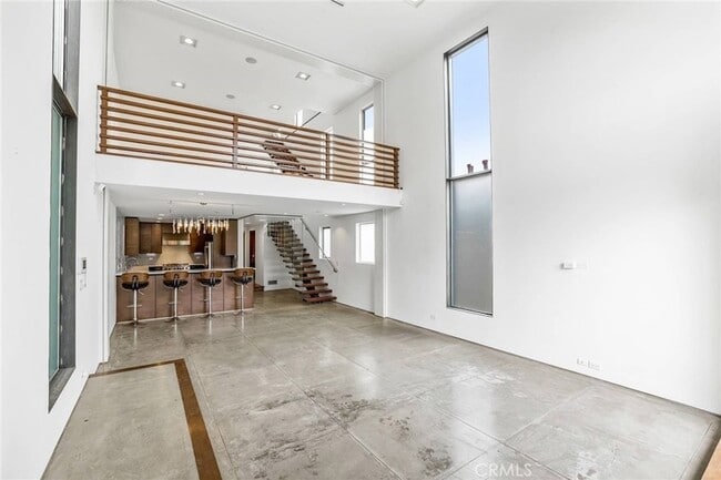 Photo - 419 Venice Way