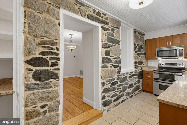 Photo - 871 Oella Ave