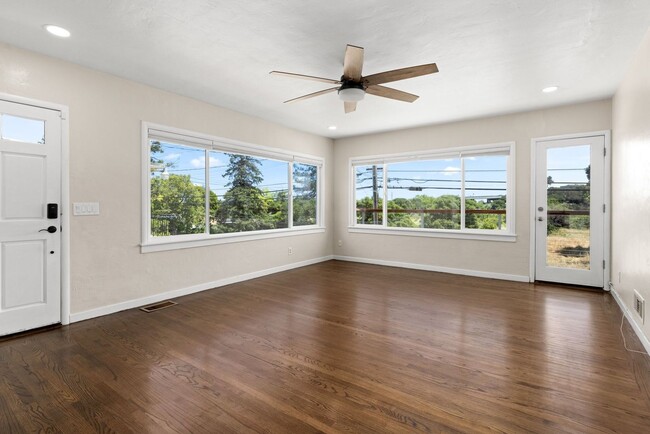Photo - Beautiful Duplex In Highly Desirable San Rafael!