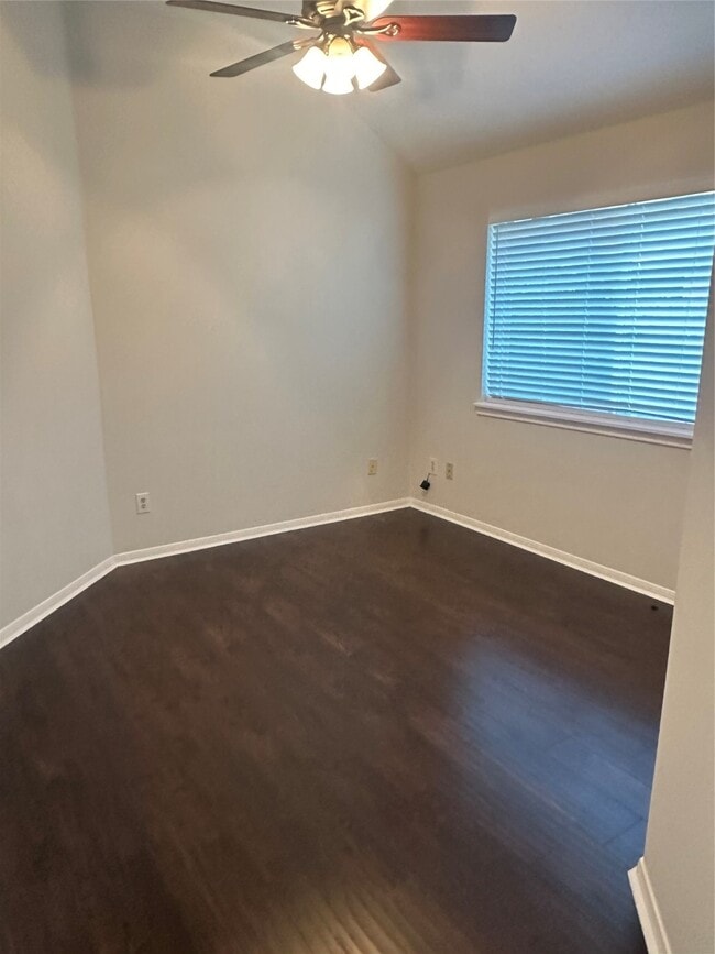 Photo - 15915 Clear Pointe Dr