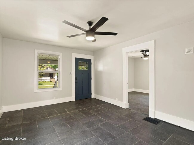 Photo - 736 Iowa Ave