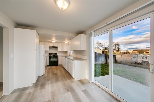 Photo - 2376 W Panama St