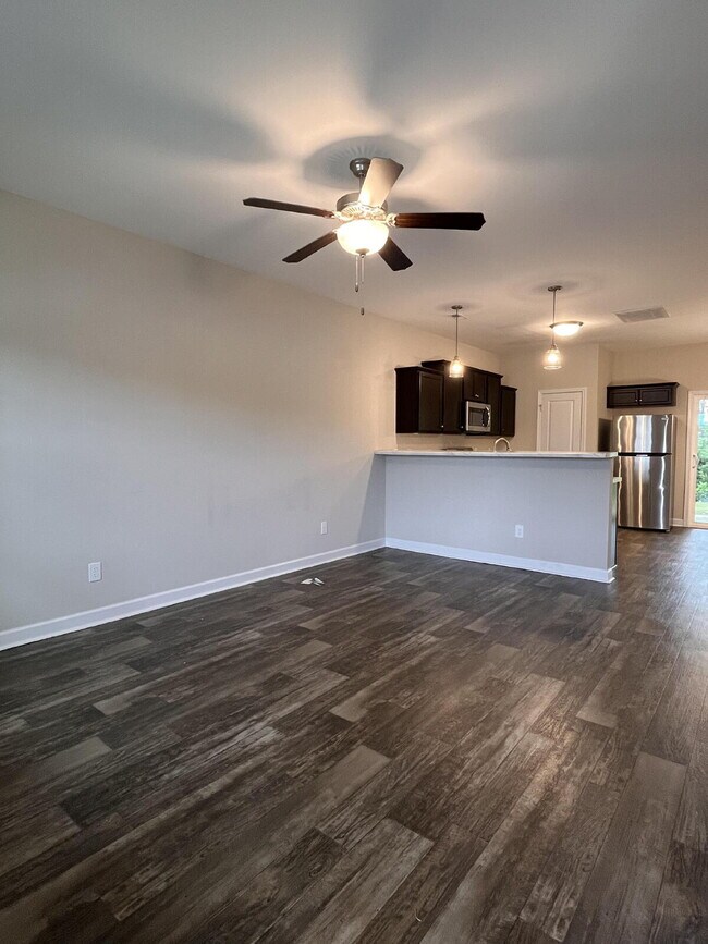 Photo - 2 Jaydn Dr W