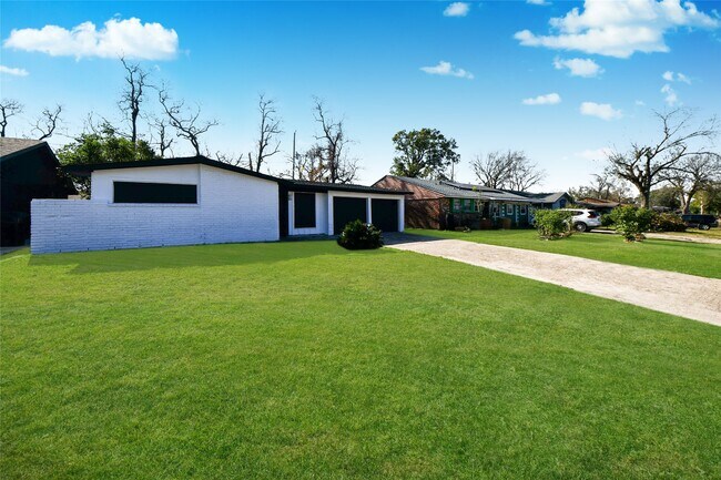 Photo - 3727 Prudence Dr