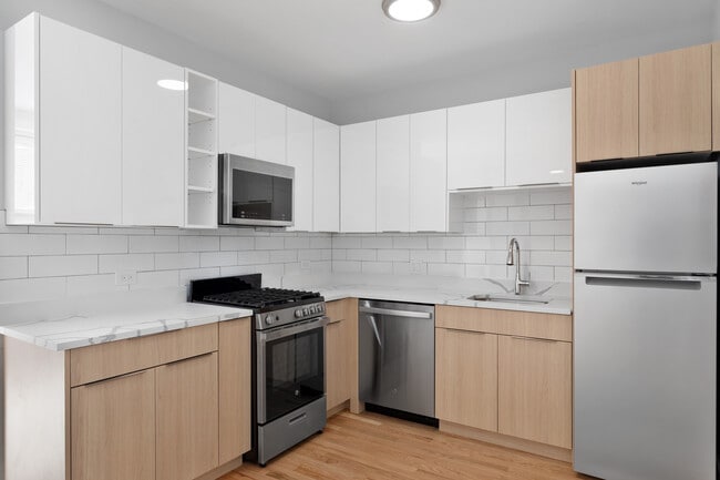 Photo - 1625 W Howard St Unit 216