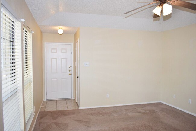 Photo - 7009-7011 Overton Park Unit 7011