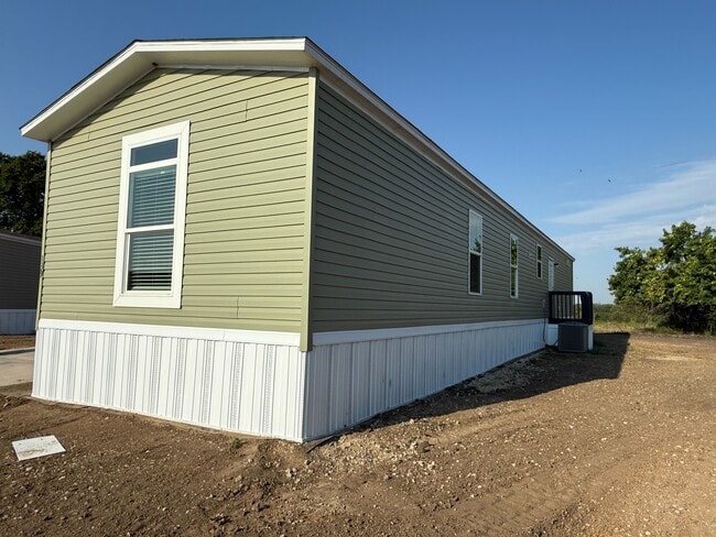 Photo - 139 Ponderosa Way