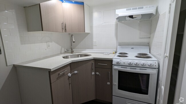 Building Photo - 84-24 129th St Unit Ground Rental
