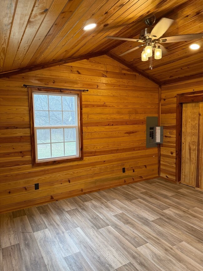 Photo - 1723 Black Zion Rd