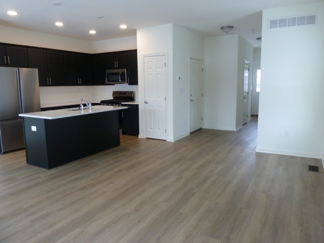 Photo - 860 Champions Dr