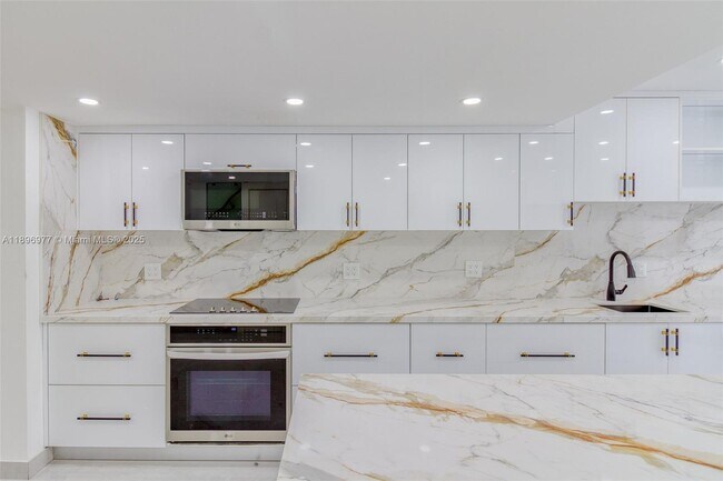 Photo - 5235 SW 40th Ave