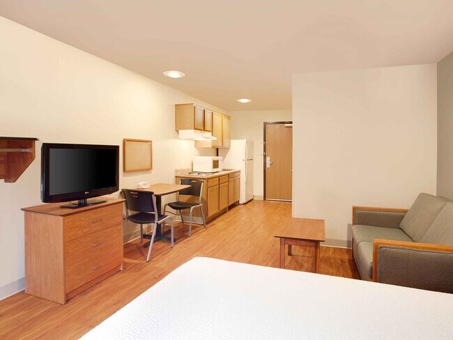 Furnished Studio-Mobile - I-65
