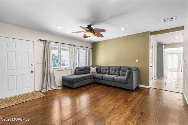 774 Nassau Dr