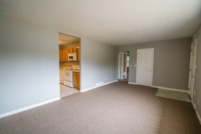 Photo - 2887 Moorhead Ave