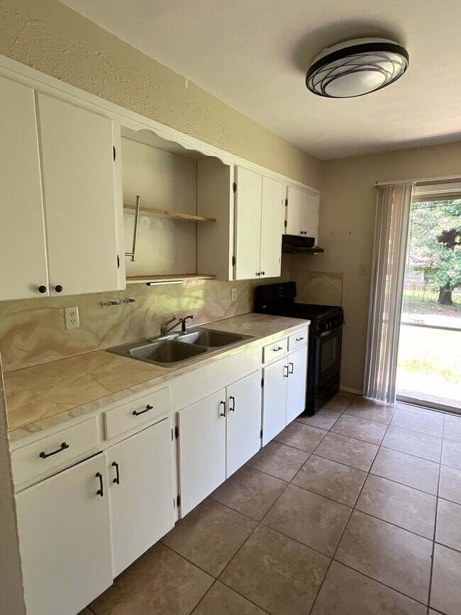 Photo - 317 Hickory St