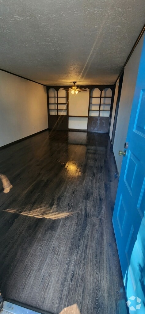 Building Photo - 1100 Northview Dr Unit HB1E Rental