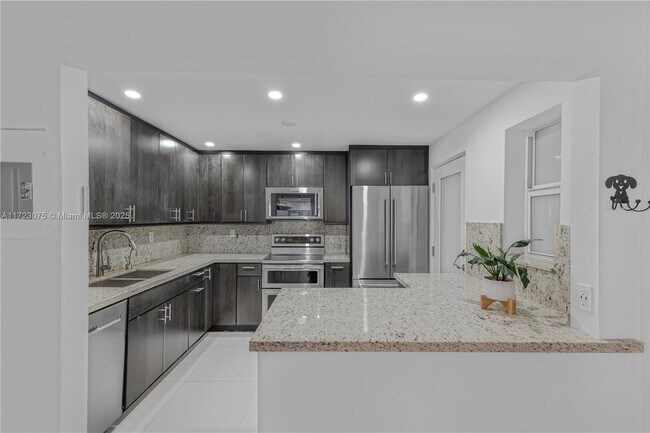 1662 Lincoln Ct Unit 207