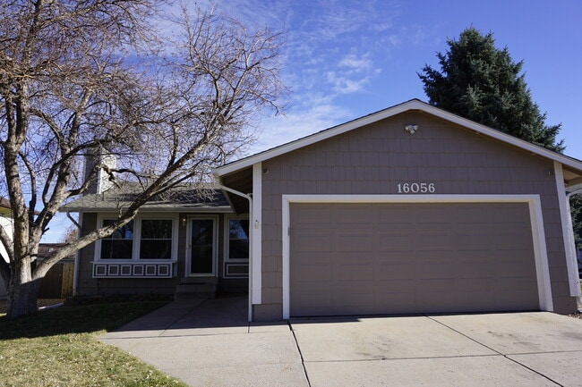 Building Photo - 16056 E Oxford Dr