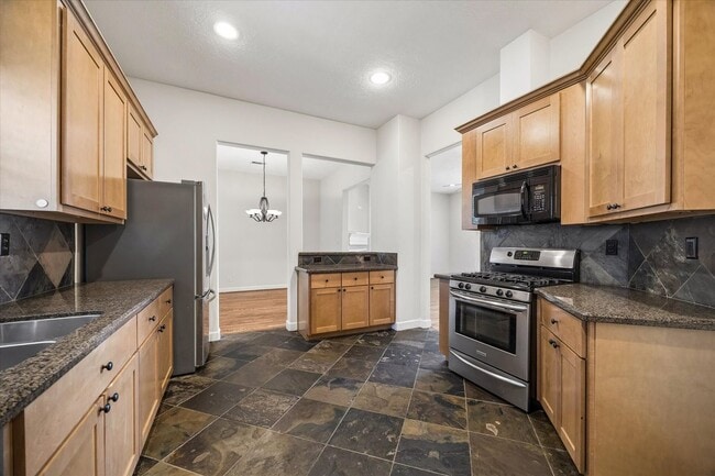 Photo - 5811 Maxie St