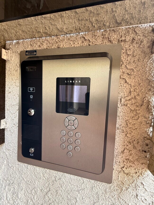 Photo - 8601 Falmouth Ave Unidad Falmouth