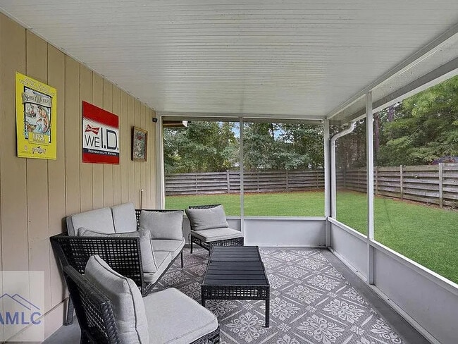 Photo - 669 Windhaven Dr