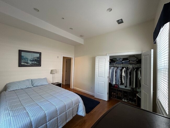 Photo - 282 Maverick St Unit 3