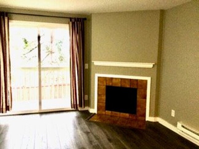 Photo - Cute and Upgraded Condo in Redmond!