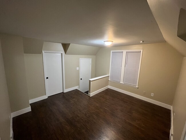 Living Room - 16 4th St Apartment Unit 16