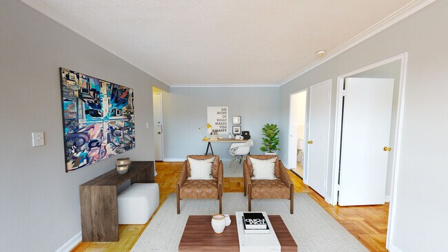 Photo - 300 Winnett Ave