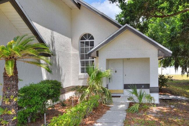 Photo - 802 Arietta Cir N