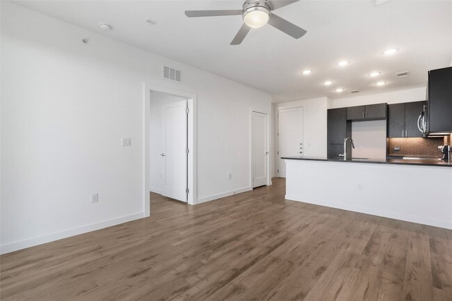 Photo - 4801 Springdale Rd Unit 2302