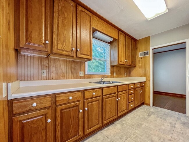 Photo - 2326 Storm St