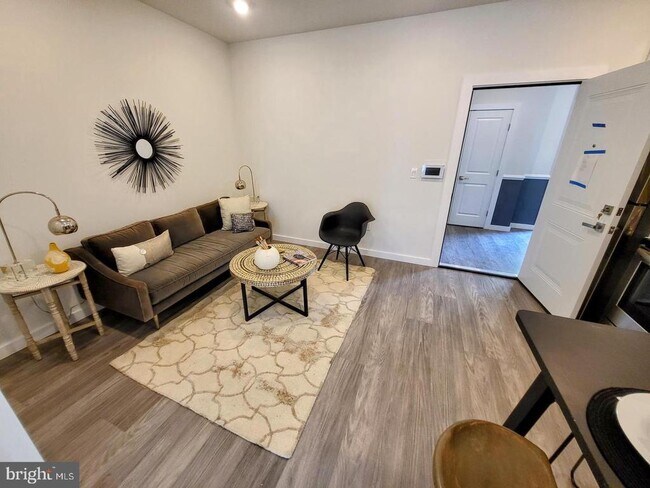 Photo - 1617 Ridge Ave Unit H