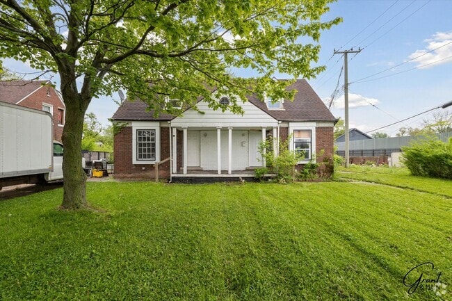 Building Photo - 18330/18332 Kelly Rd - Wise Man Investing LLC Unit 18330 Kelly, Right Rental