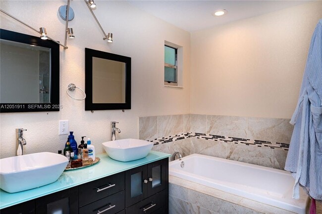 Photo - 1529 Bayview Dr