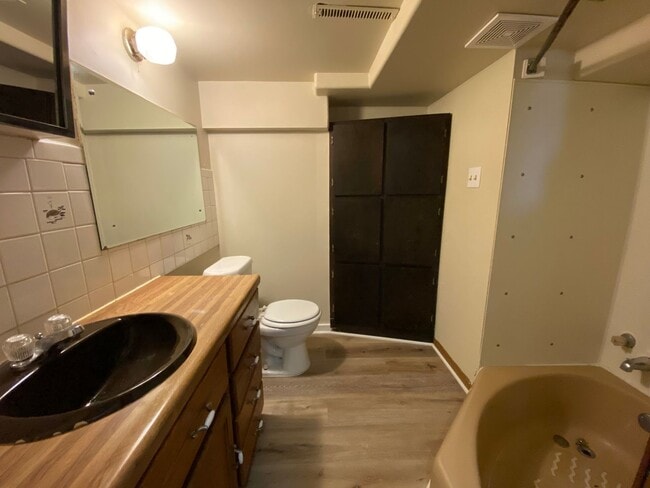 Photo - 2612 Leland Ave Unit Left/Down