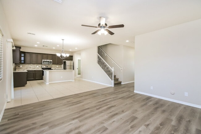 Photo - 1458 W Alder Rd