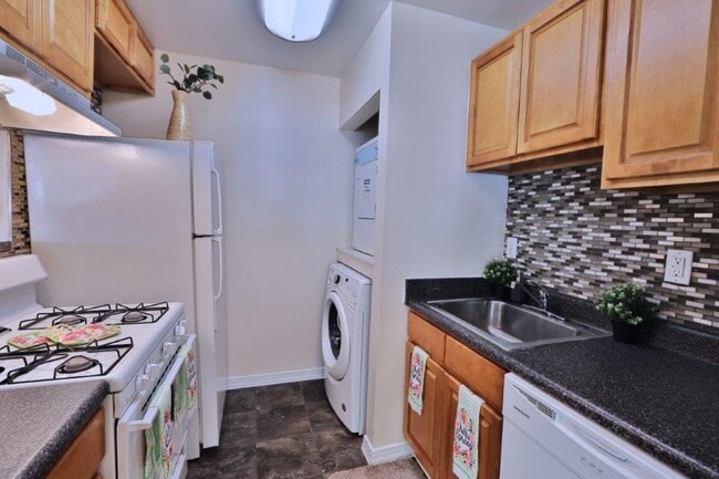 Photo - Harbor Place Apartment Homes