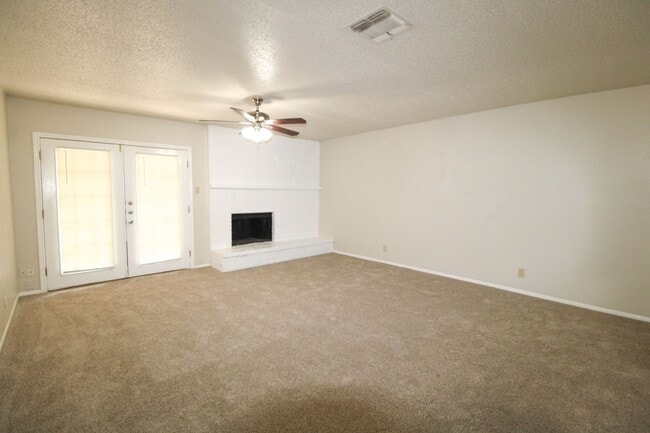Photo - 4724 Oakfield Way