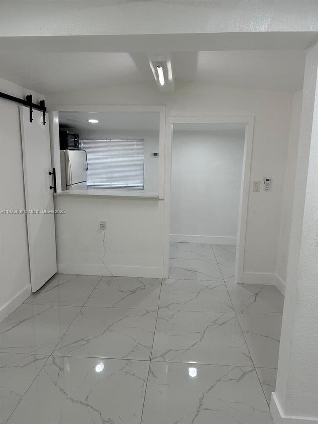 Building Photo - 12525 SW 34th St Rental