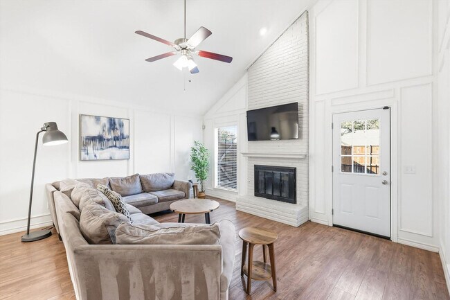 Building Photo - 3533 Arbuckle Dr Unit ID1369225P