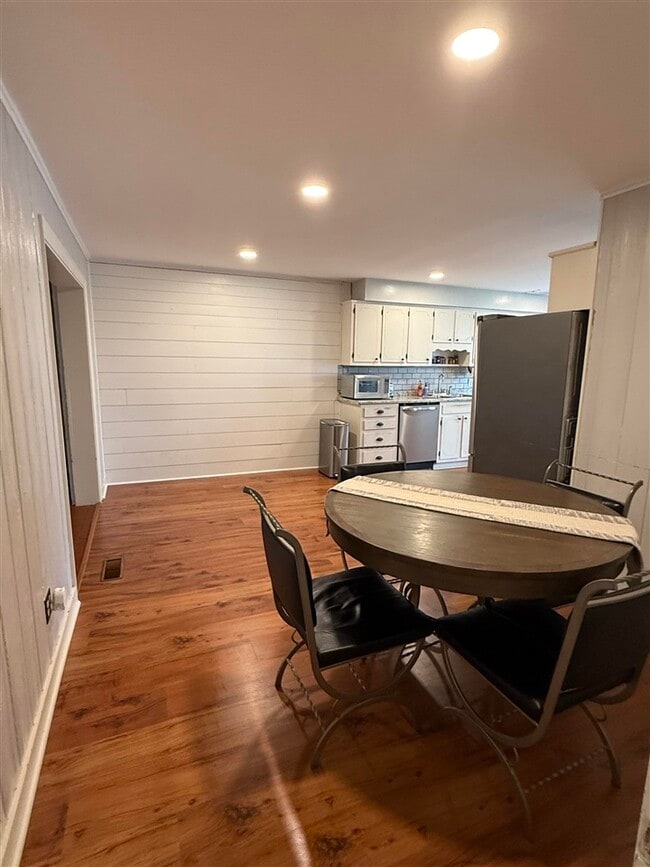 Photo - 891 E 10th Ave